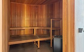 Zi Apartments - With Balcony, Bayview, Sauna And Pool